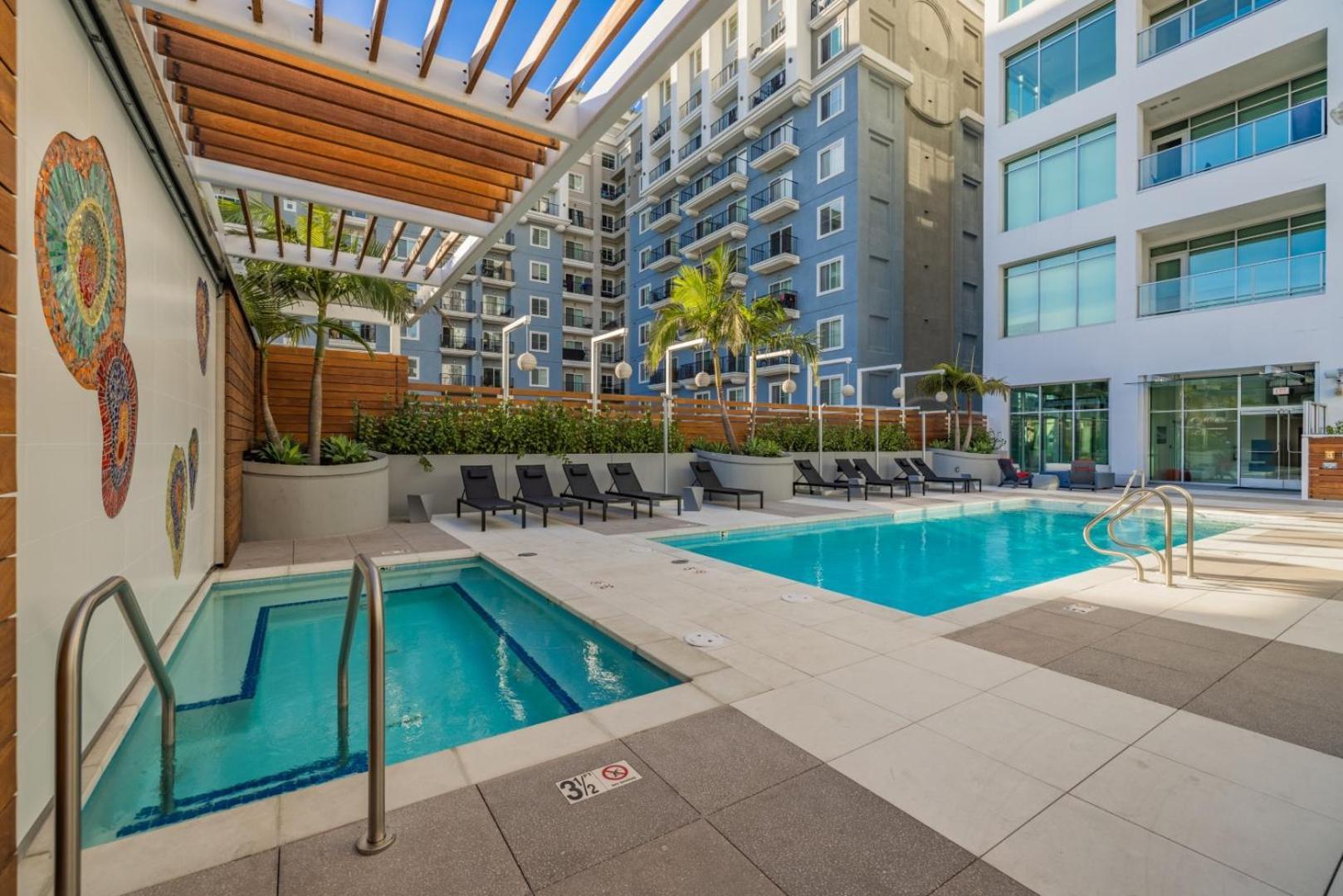 Apartment @ Marbella Lane - Luxurious 3br Penthouse *