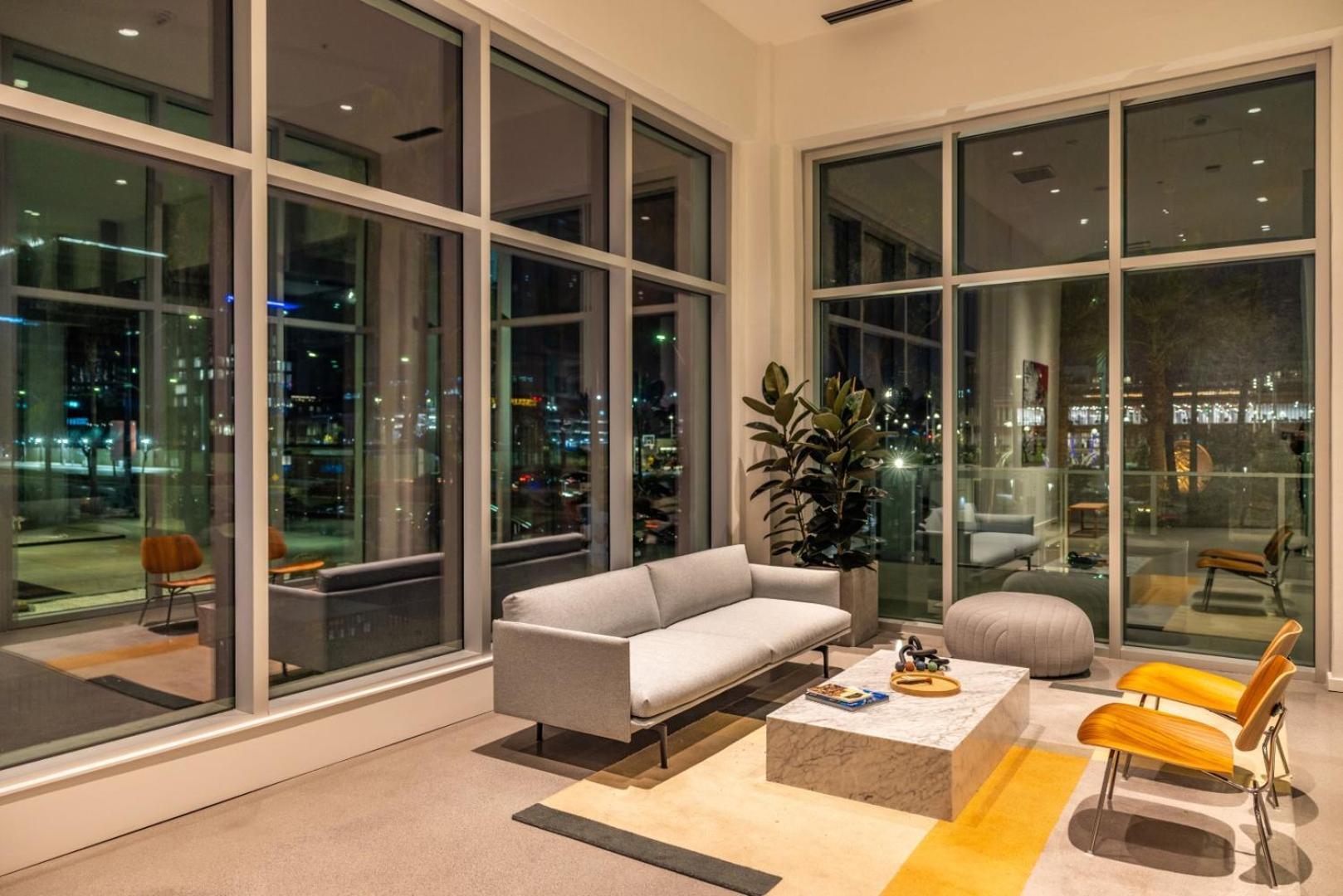 @ Marbella Lane - Luxurious 3br Penthouse Apartment Long Beach