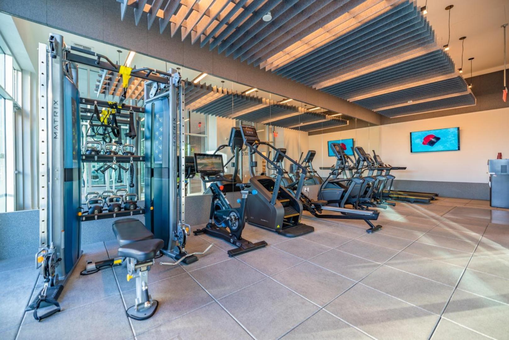 @ Marbella Lane - Luxurious 3br Penthouse Apartment Long Beach
