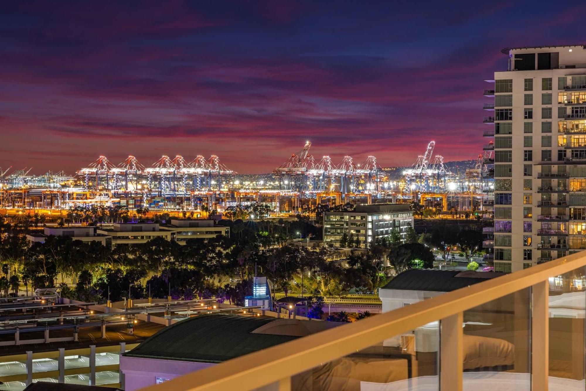 @ Marbella Lane - Luxurious 3br Penthouse Apartment Long Beach