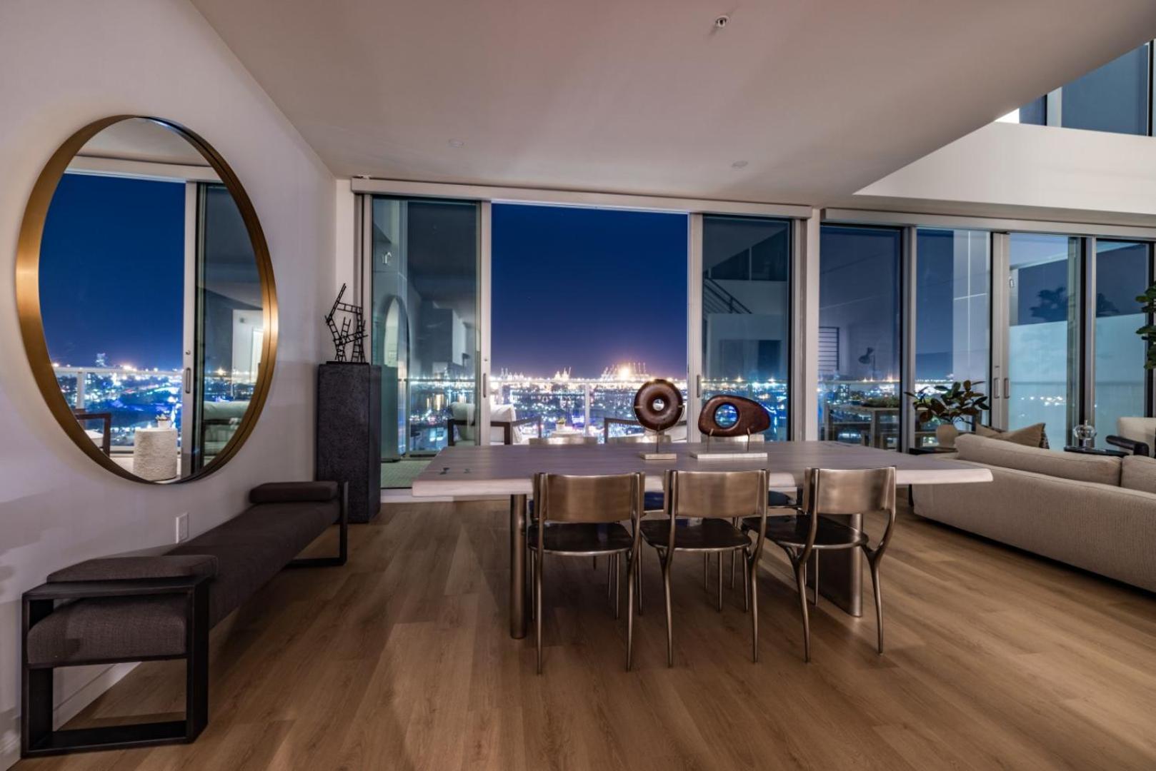 @ Marbella Lane - Luxurious 3br Penthouse * Long Beach