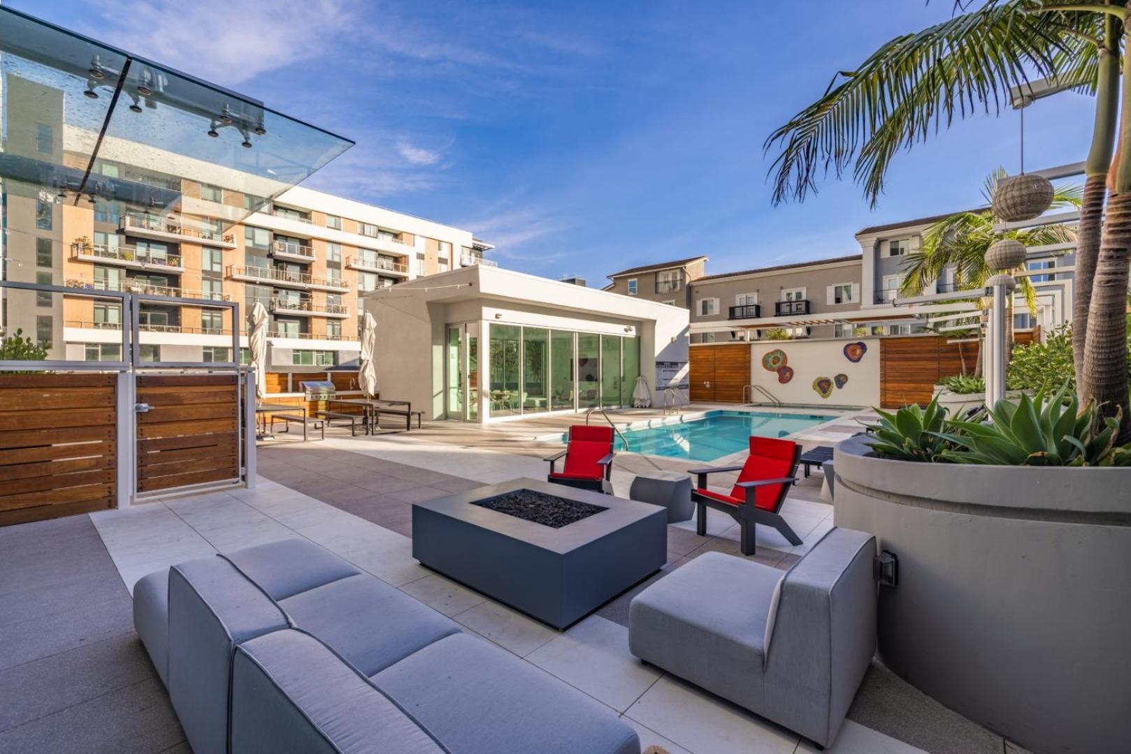Apartment @ Marbella Lane - Luxurious 3br Penthouse