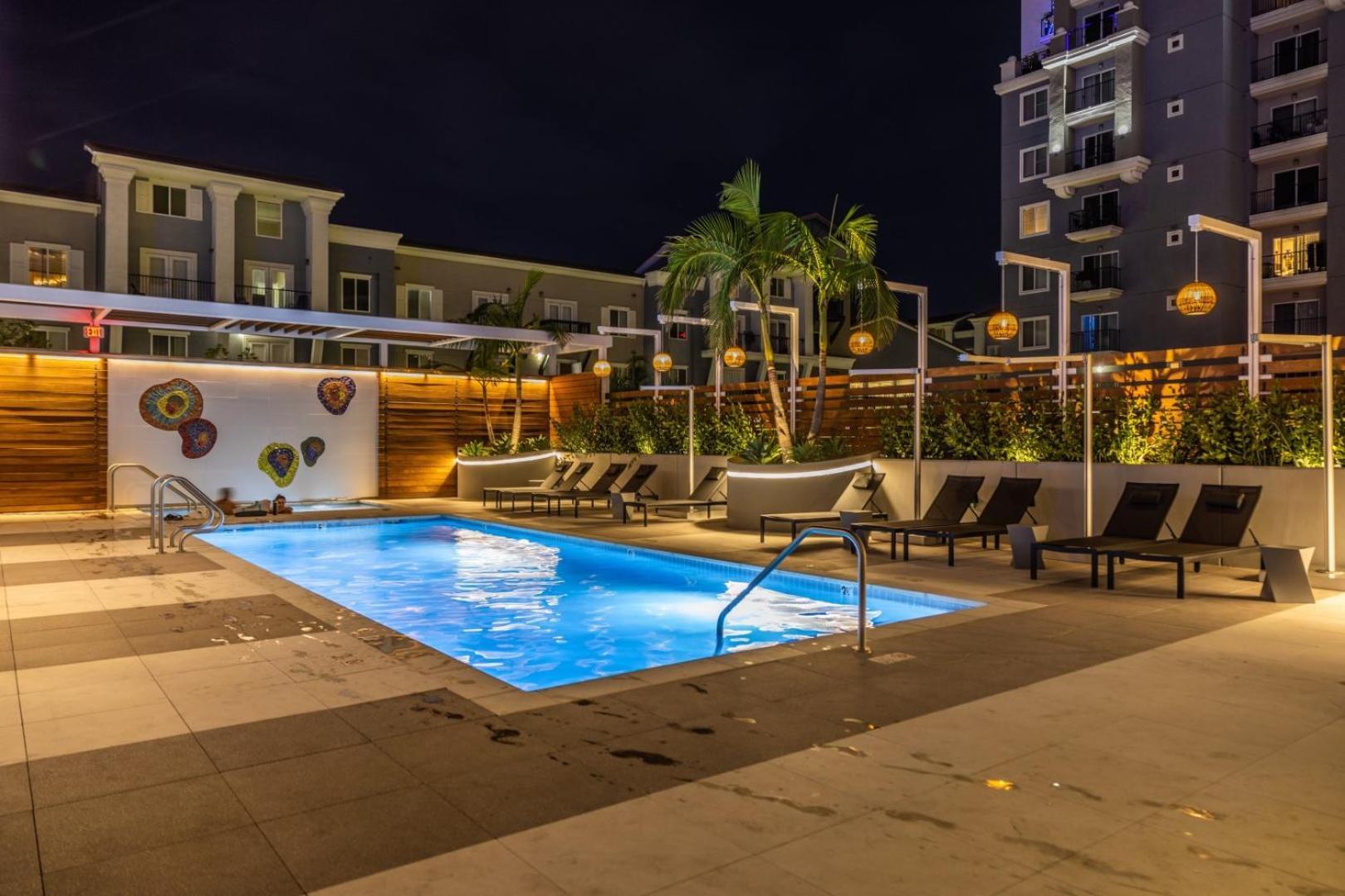 Apartment @ Marbella Lane - Luxurious 3br Penthouse Long Beach