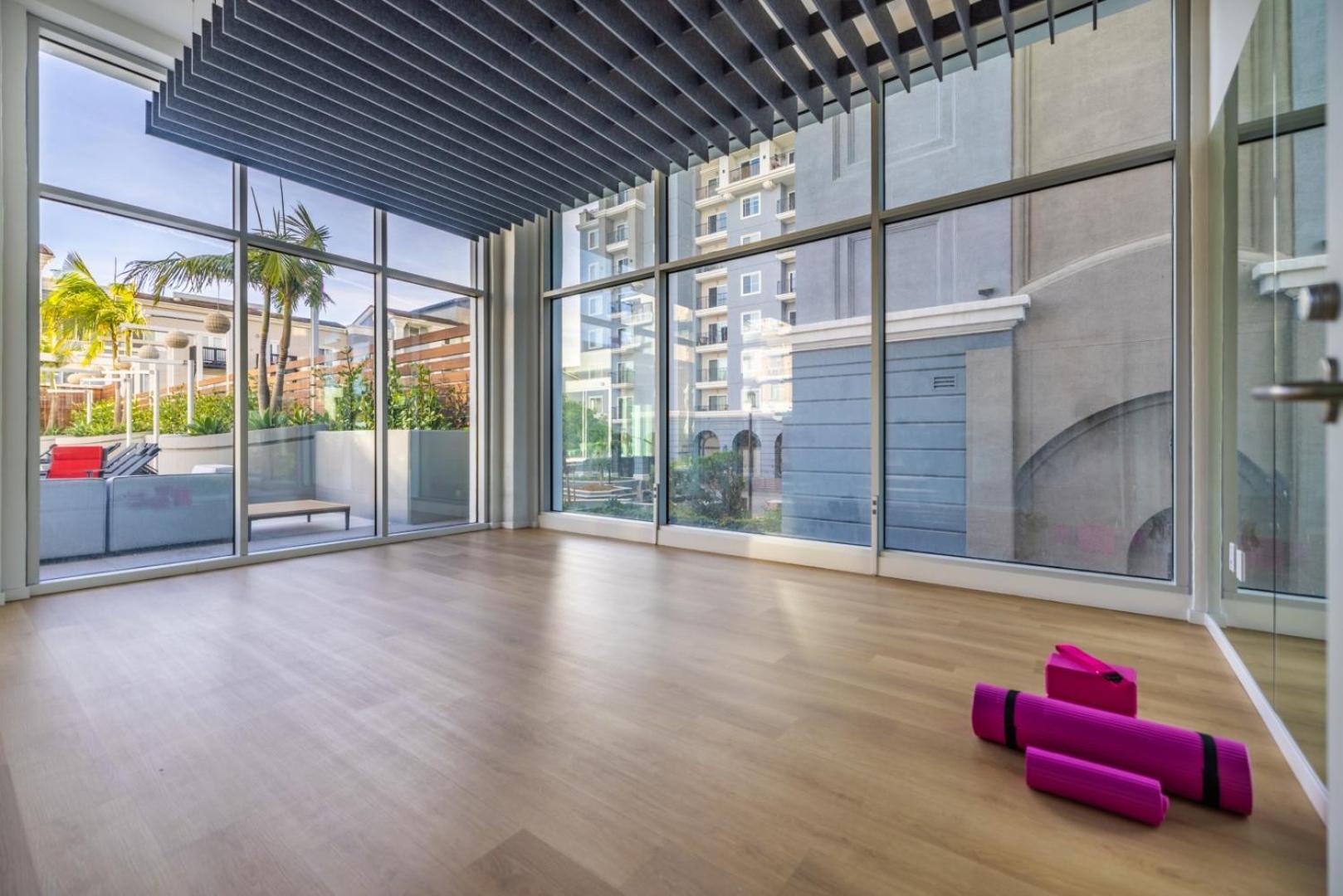 @ Marbella Lane - Luxurious 3br Penthouse Long Beach