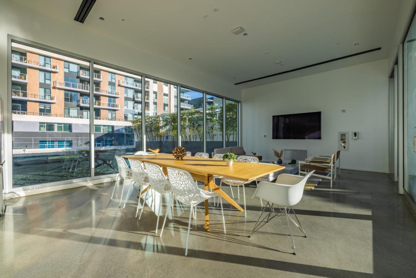 @ Marbella Lane - Luxurious 3br Penthouse * Long Beach