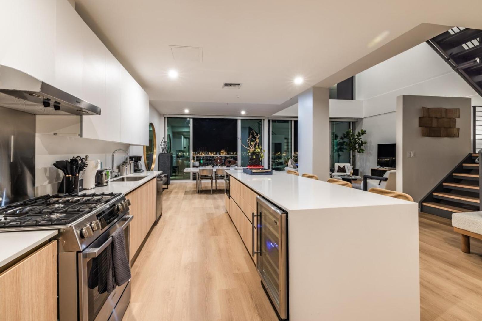 @ Marbella Lane - Luxurious 3br Penthouse Apartment *