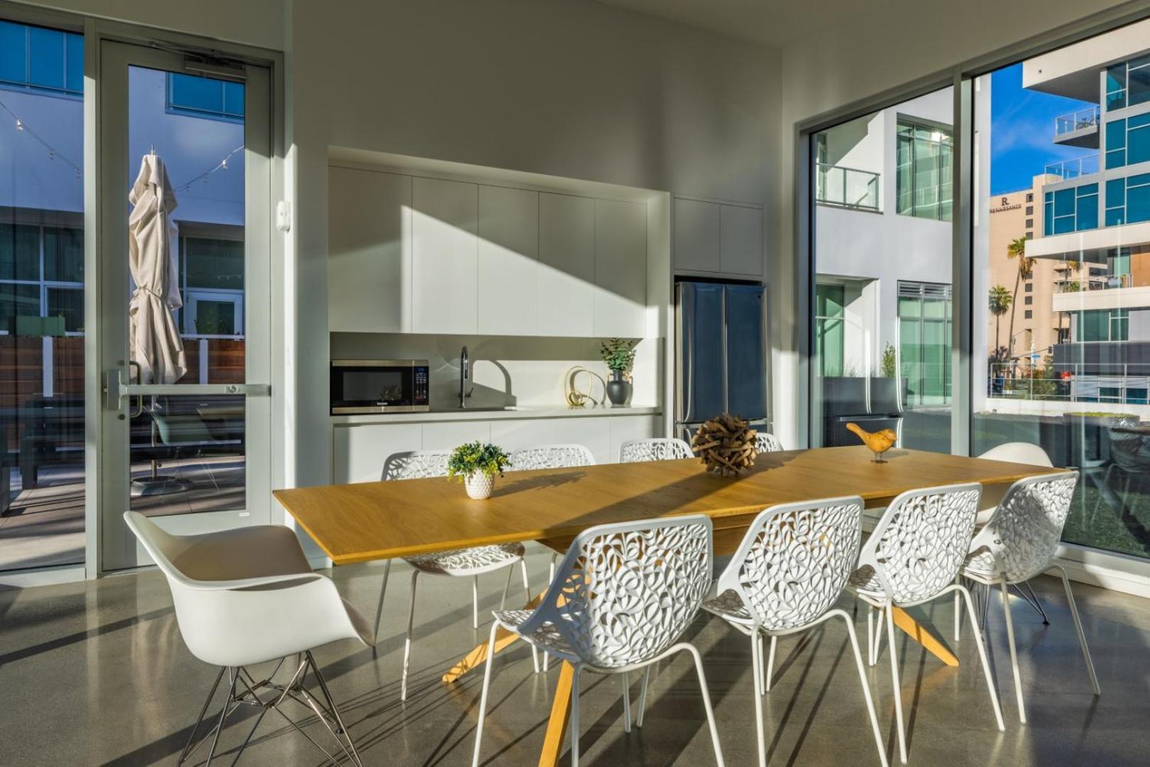 @ Marbella Lane - Luxurious 3br Penthouse Apartment Long Beach