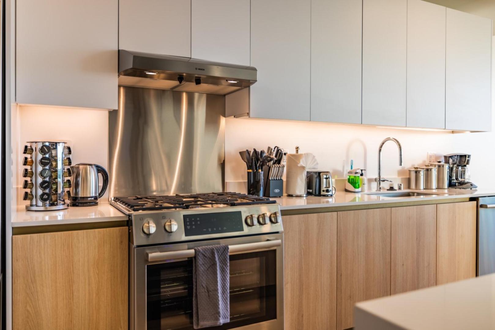 @ Marbella Lane - Luxurious 3br Penthouse * Long Beach