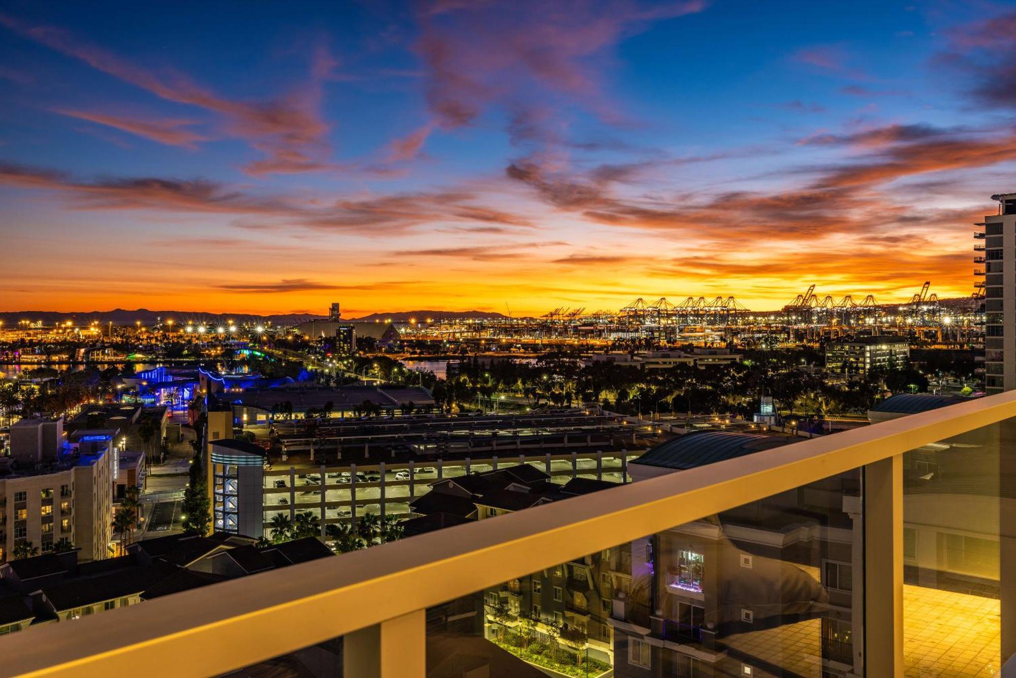Apartment @ Marbella Lane - Luxurious 3br Penthouse