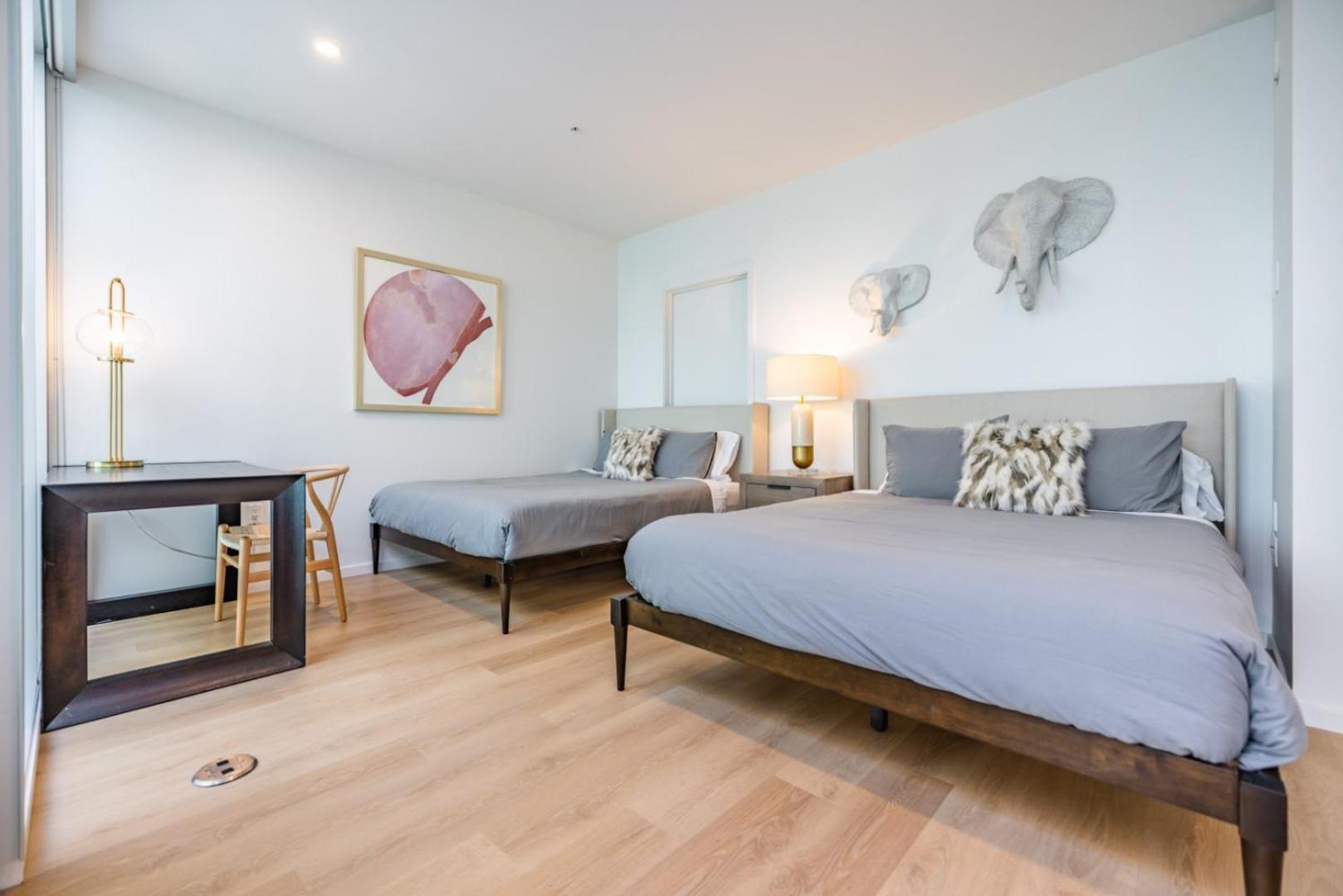 Apartment @ Marbella Lane - Luxurious 3br Penthouse Long Beach