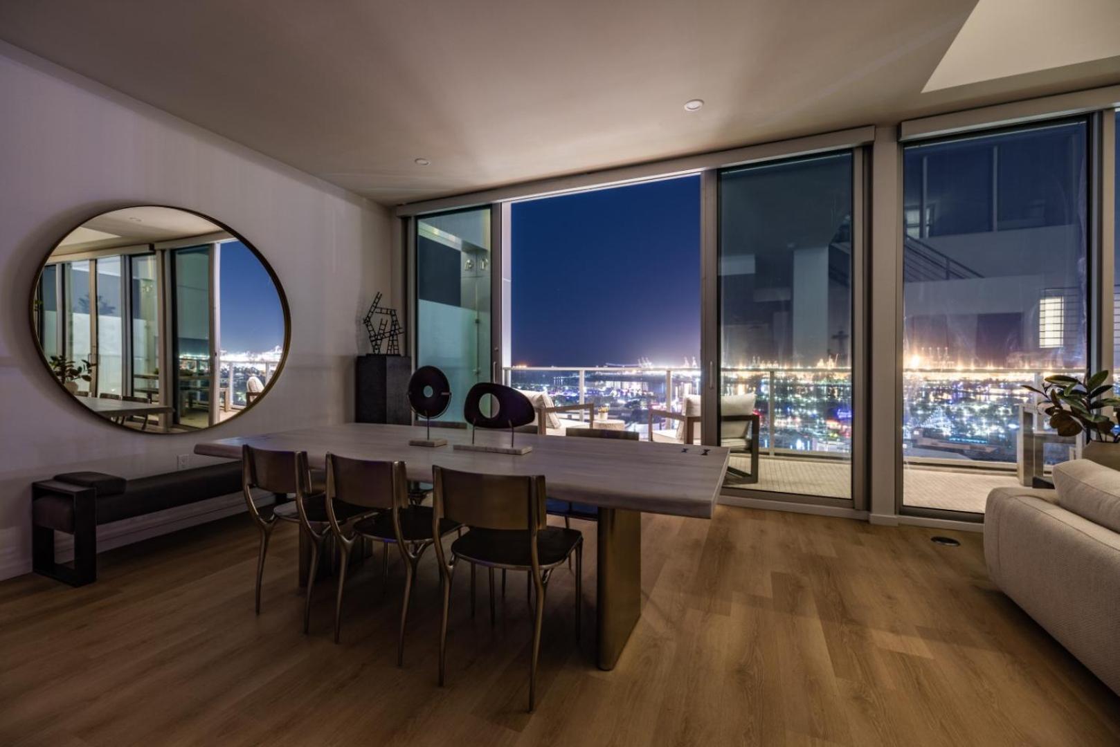 @ Marbella Lane - Luxurious 3br Penthouse * Long Beach