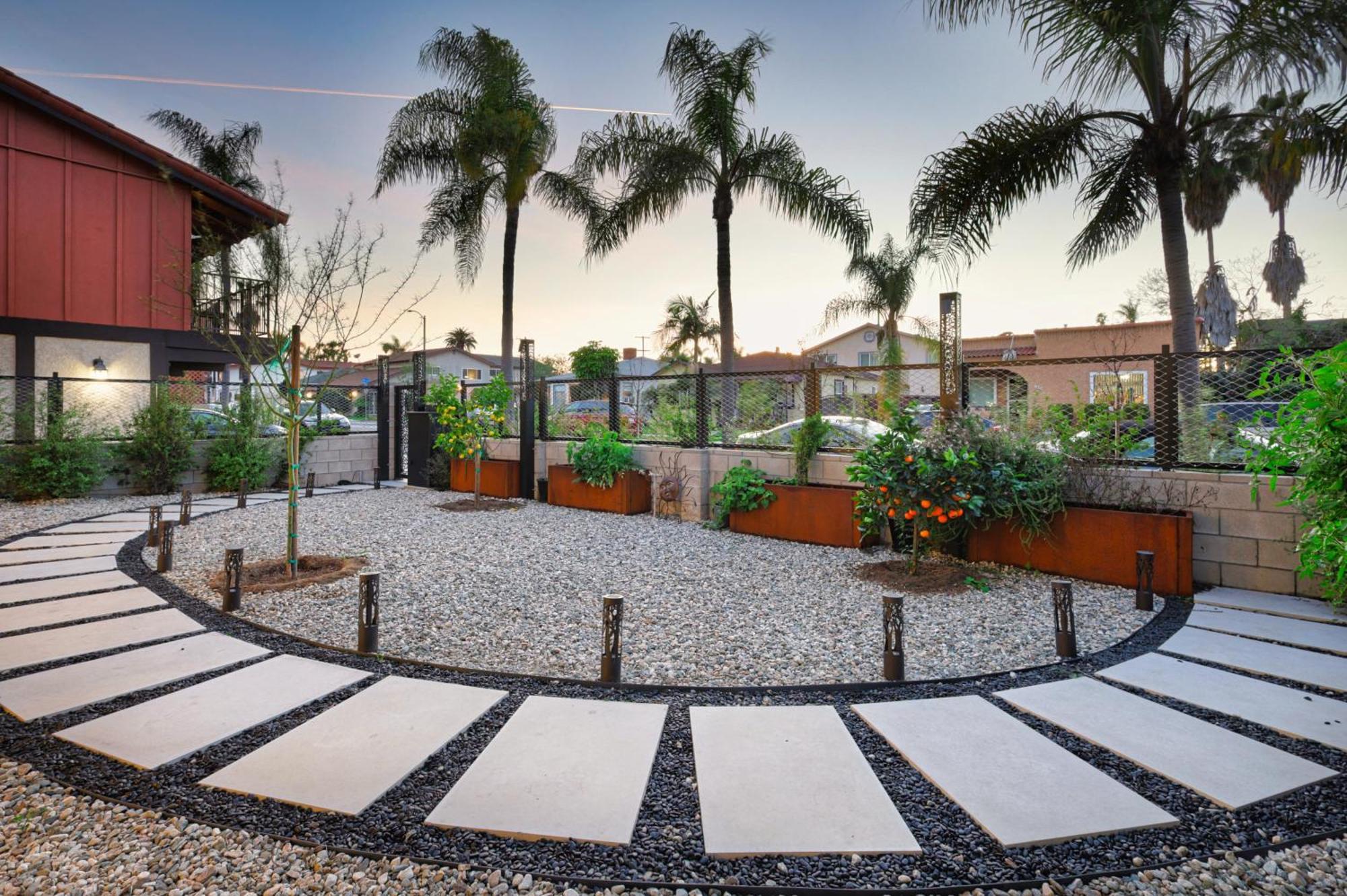 New Luxury Concrete Just Minutes From The Holiday home