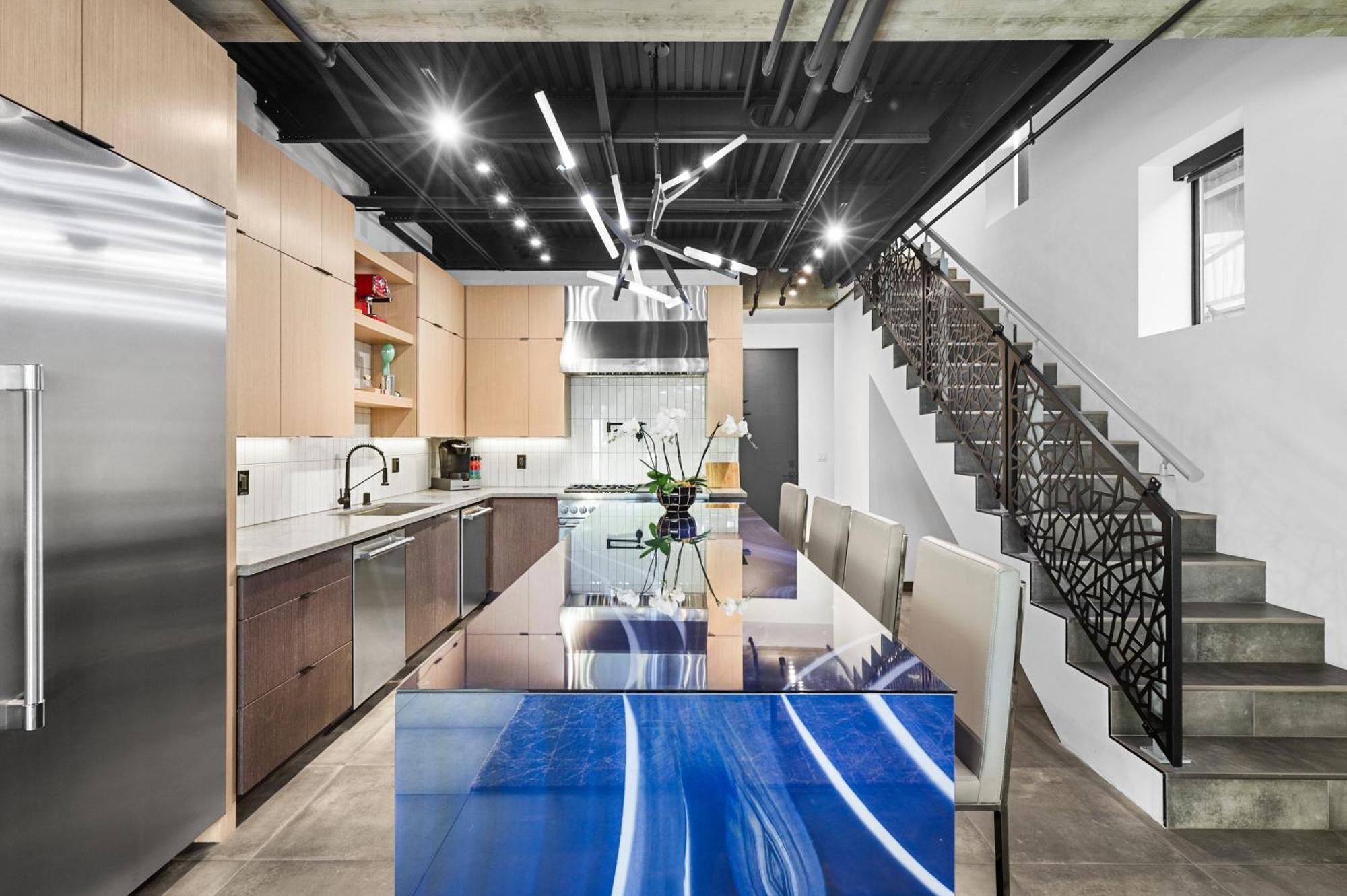 New Luxury Concrete Just Minutes From The Long Beach