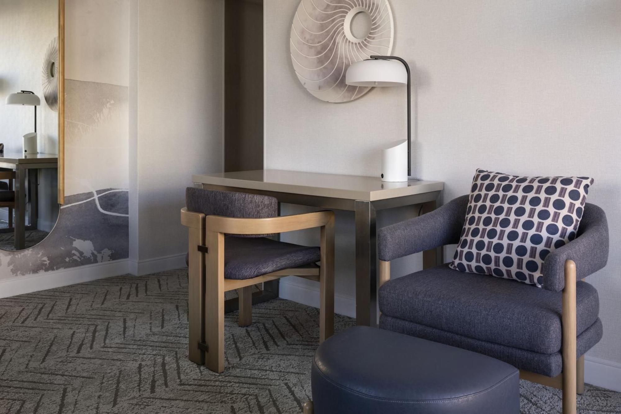 Marriott Long Downtown 4*