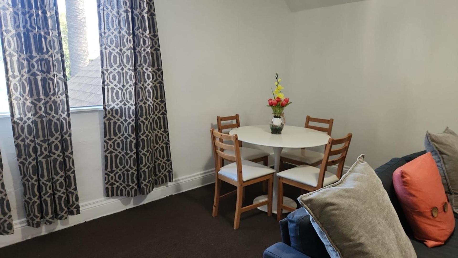 Eight Street Apartment Long Beach