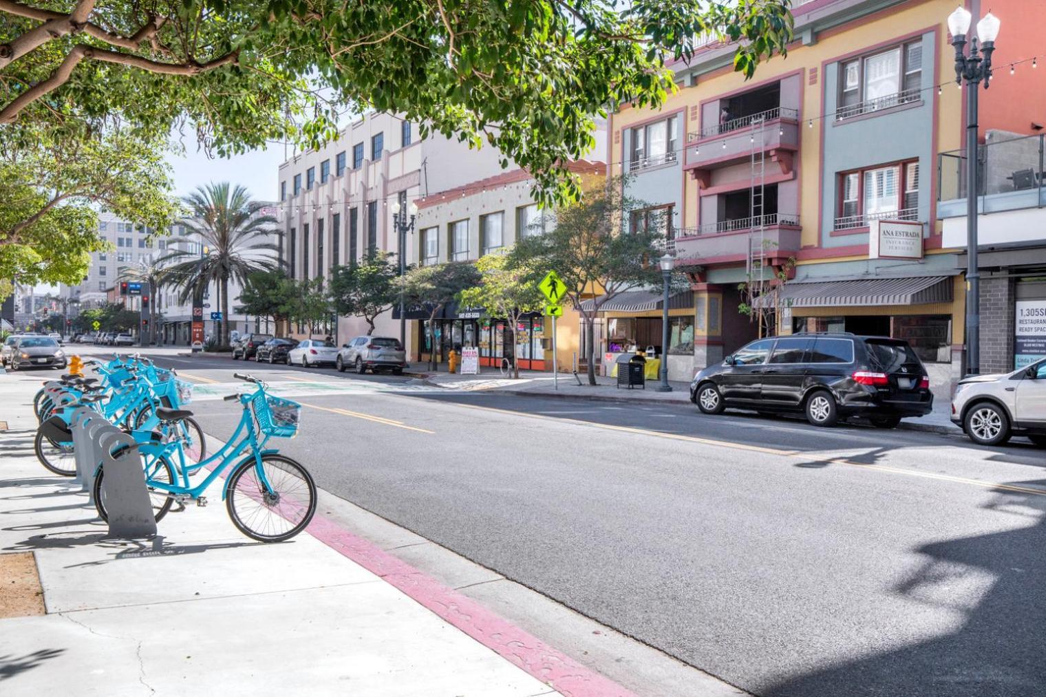 Long 2br W Gym Pool Nr Shops Bars Lax-619 Daire