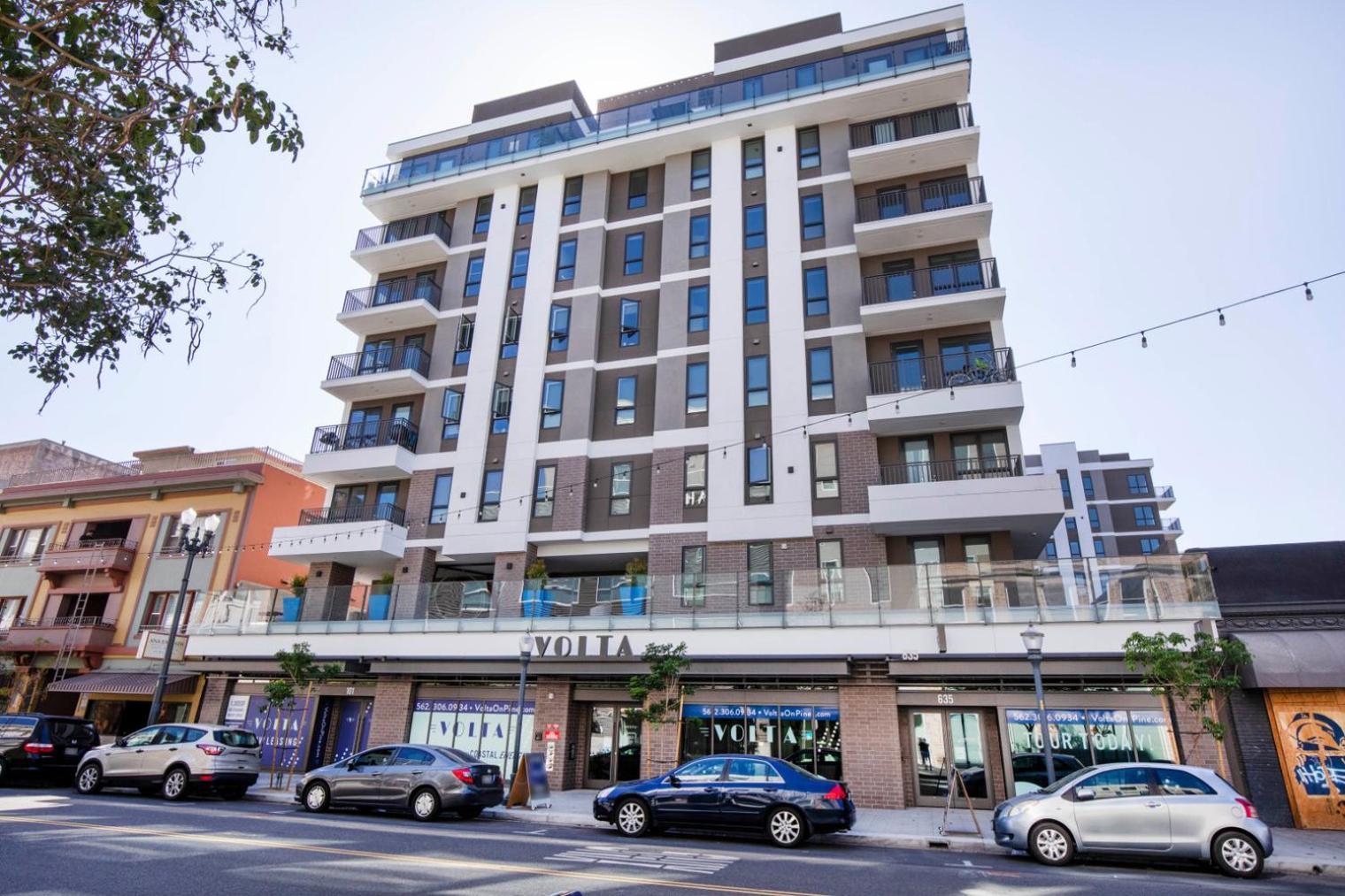 Long 2br W Gym Pool Nr Shops Bars Lax-619 *