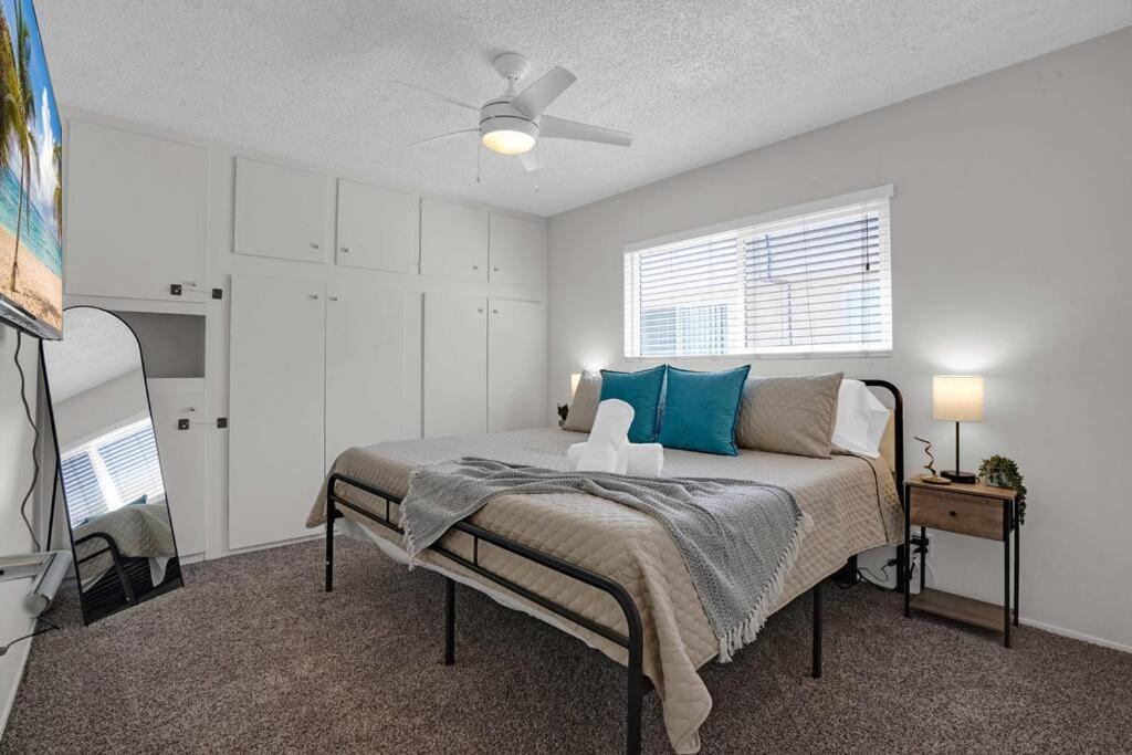 Daire 6th Haven, Arcade, King Bed, Games, 1 Mile To Beaches *