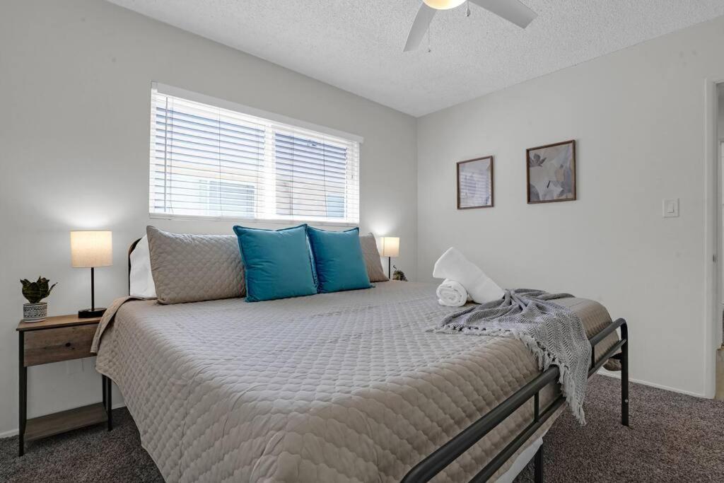 Daire 6th Haven, Arcade, King Bed, Games, 1 Mile To Beaches Long Beach