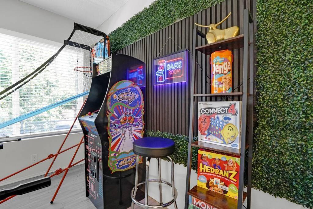 Daire 6th Haven, Arcade, King Bed, Games, 1 Mile To Beaches Long Beach