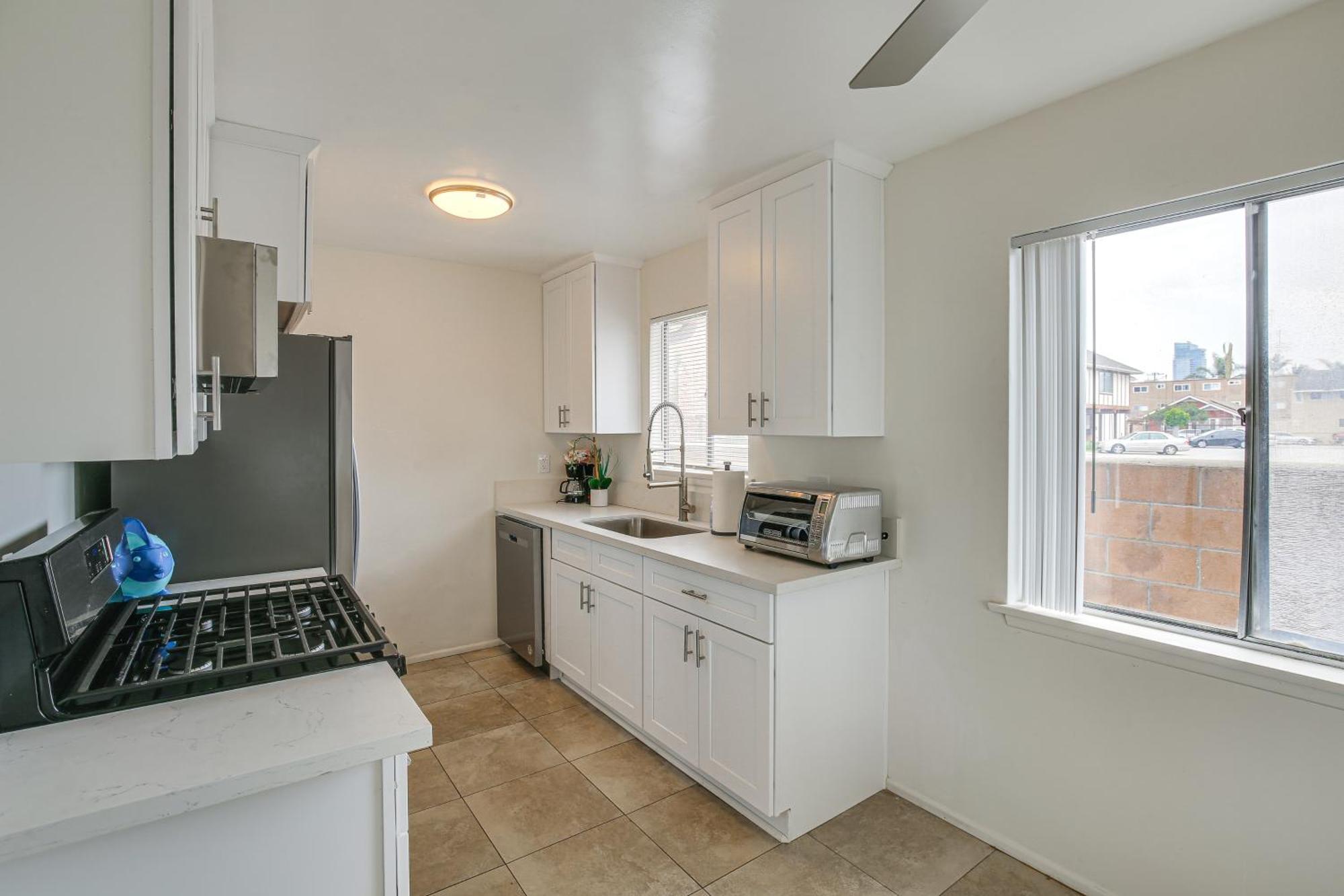 Apartment And Executive-style Oasis In Long Beach! *