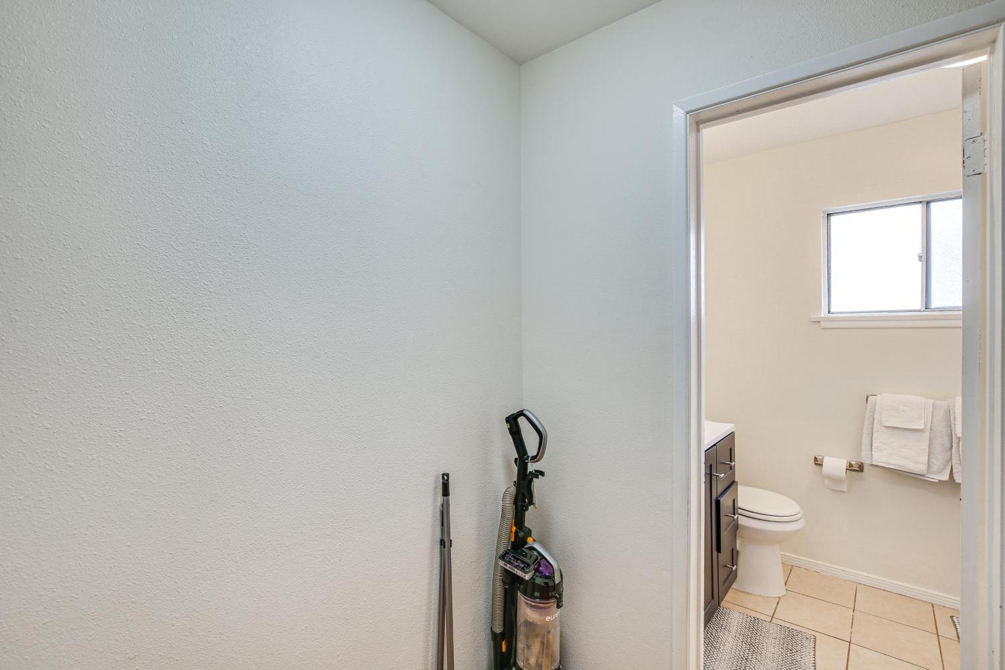 And Executive-style Oasis In Long Beach! Apartment *