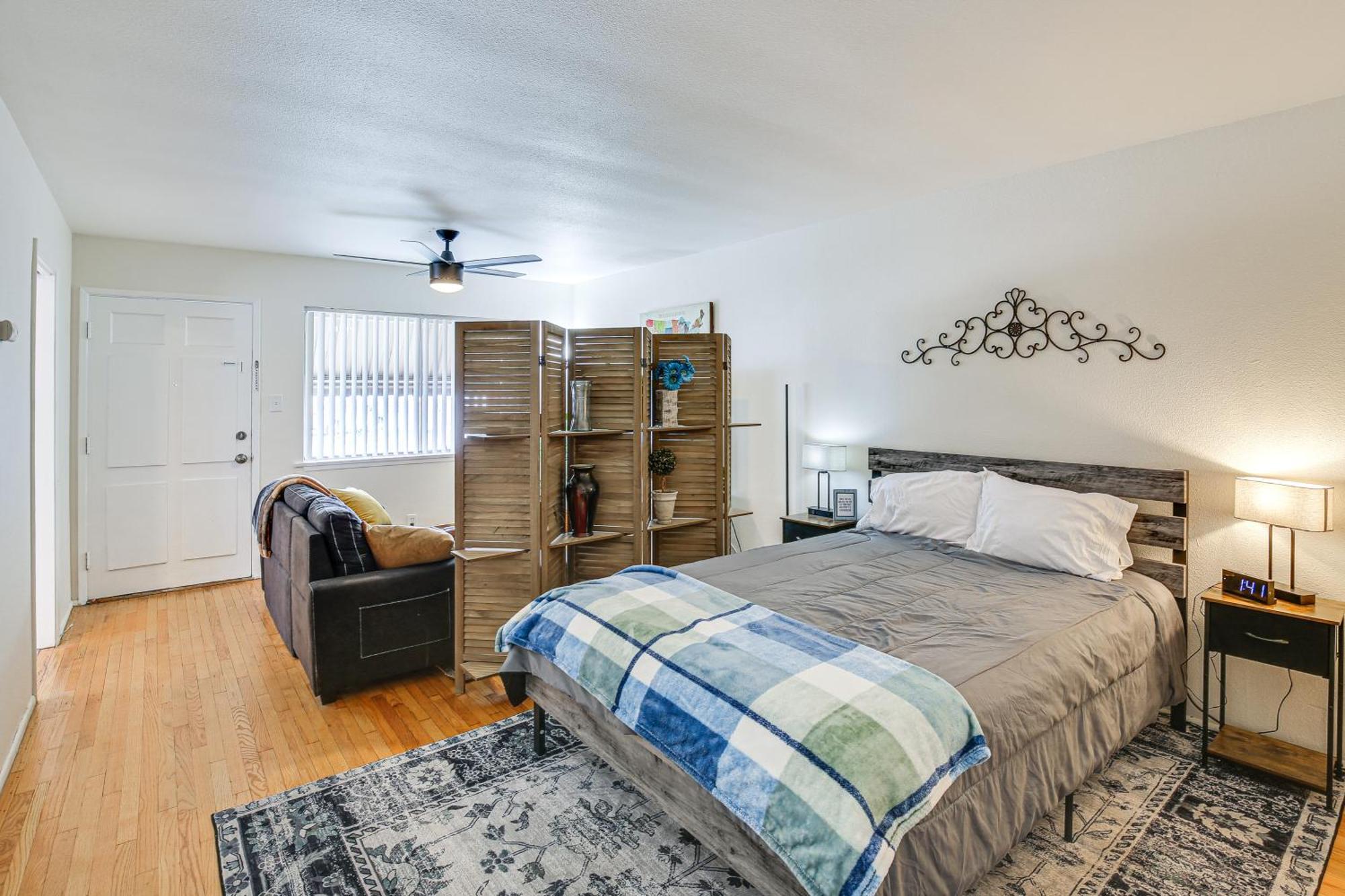 Apartment And Executive-style Oasis In Long Beach! *