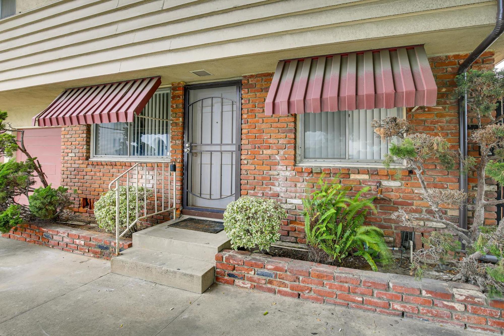 And Executive-style Oasis In Long Beach! Apartment