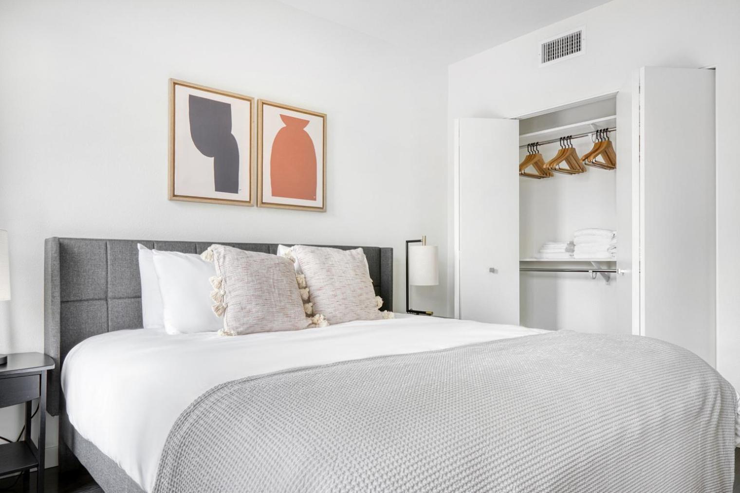 Daire Long 2br W Gym Pool Nr Shops Bars Lax-618