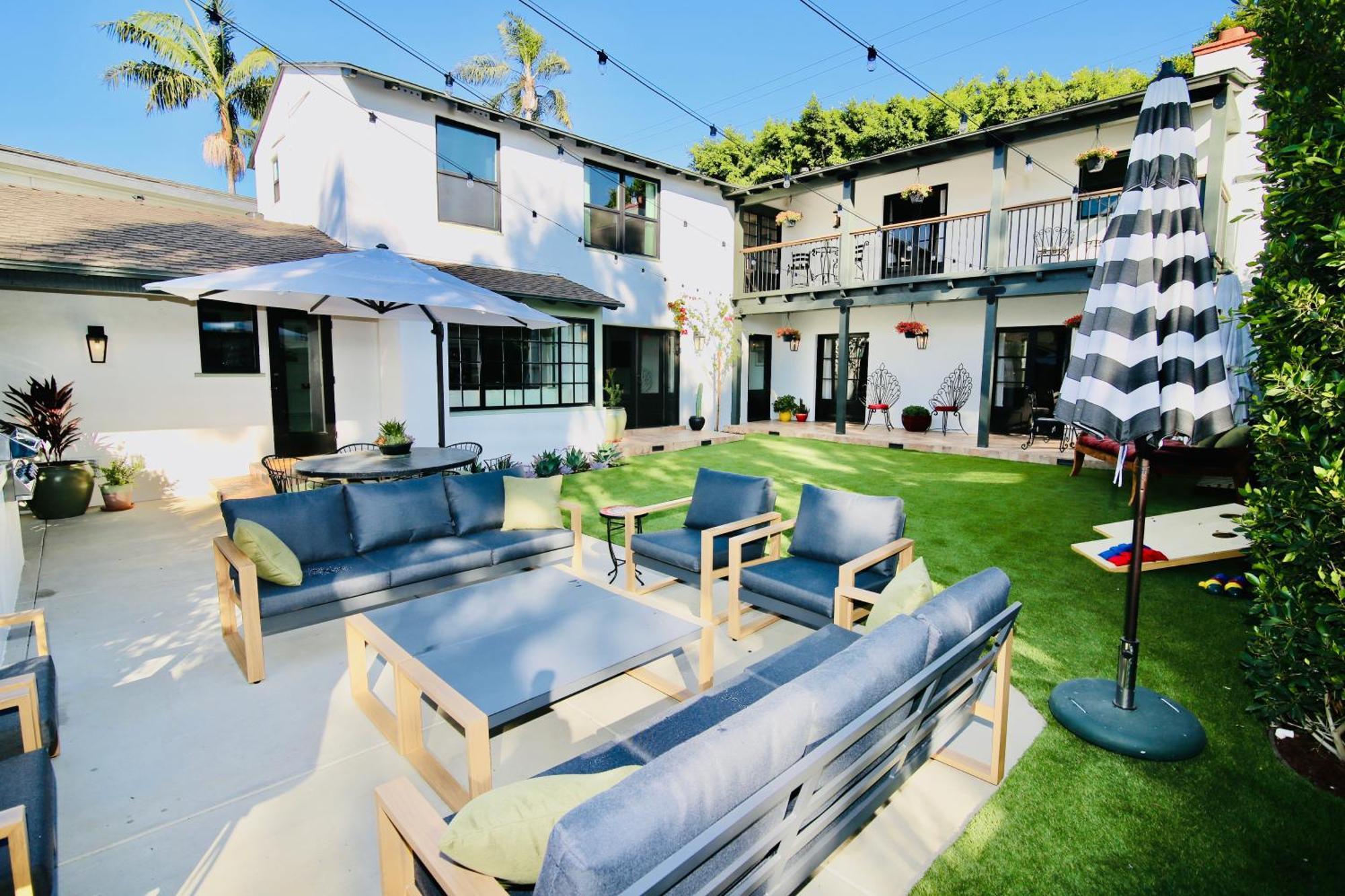 Holiday home Encanto- Luxe Spanish With 6 King Bedrooms, Courtyard And New Game Long Beach