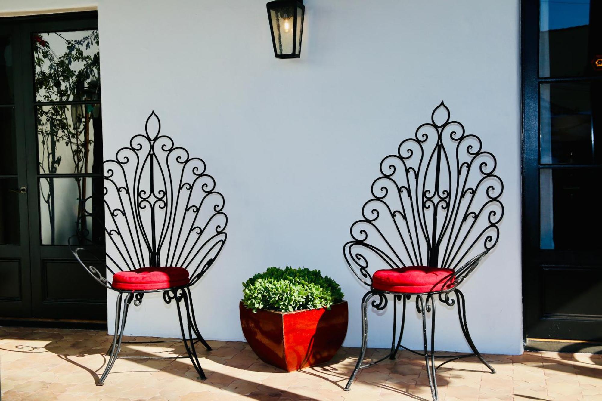 Encanto- Luxe Spanish With 6 King Bedrooms, Courtyard And New Game * Long Beach