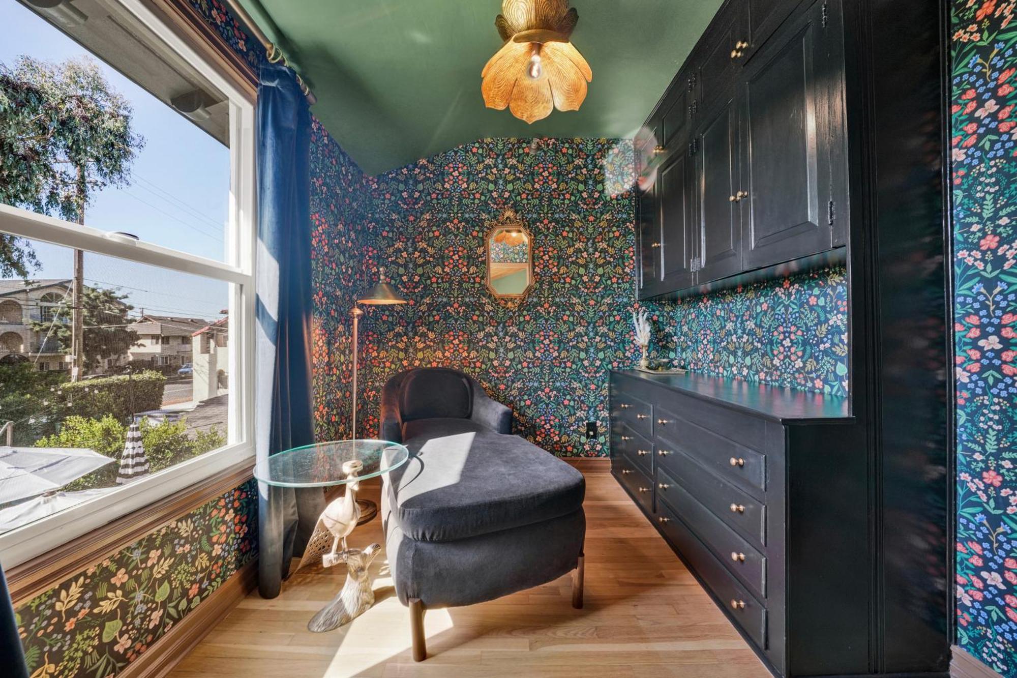 Encanto- Luxe Spanish With 6 King Bedrooms, Courtyard And New Game