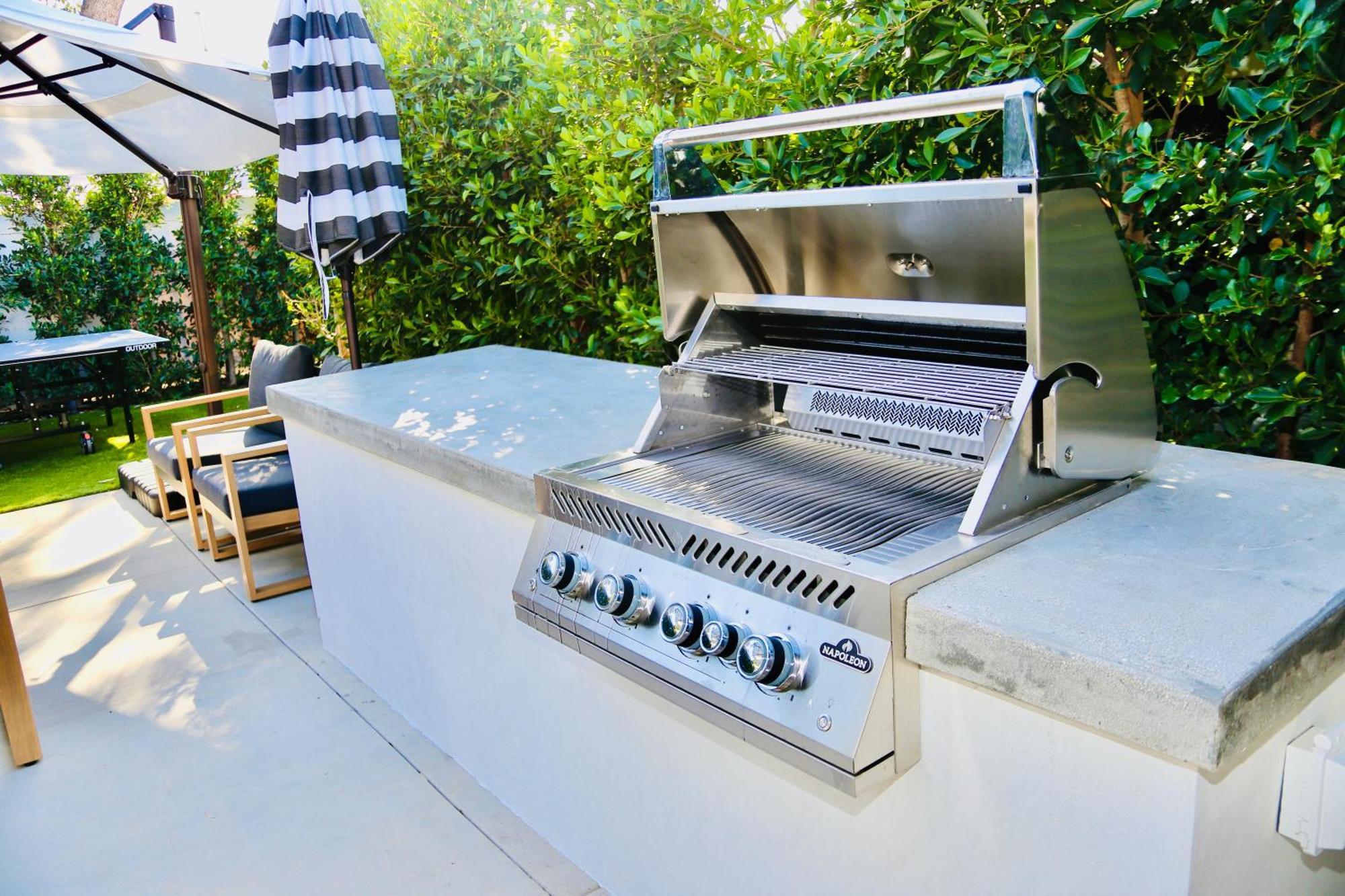 Encanto- Luxe Spanish With 6 King Bedrooms, Courtyard And New Game Holiday home Long Beach