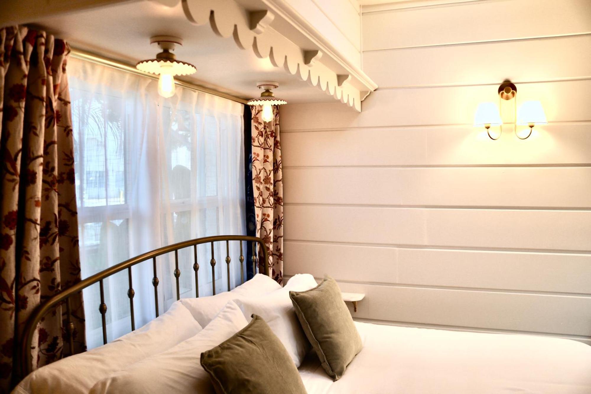 Encanto- Luxe Spanish With 6 King Bedrooms, Courtyard And New Game * Long Beach