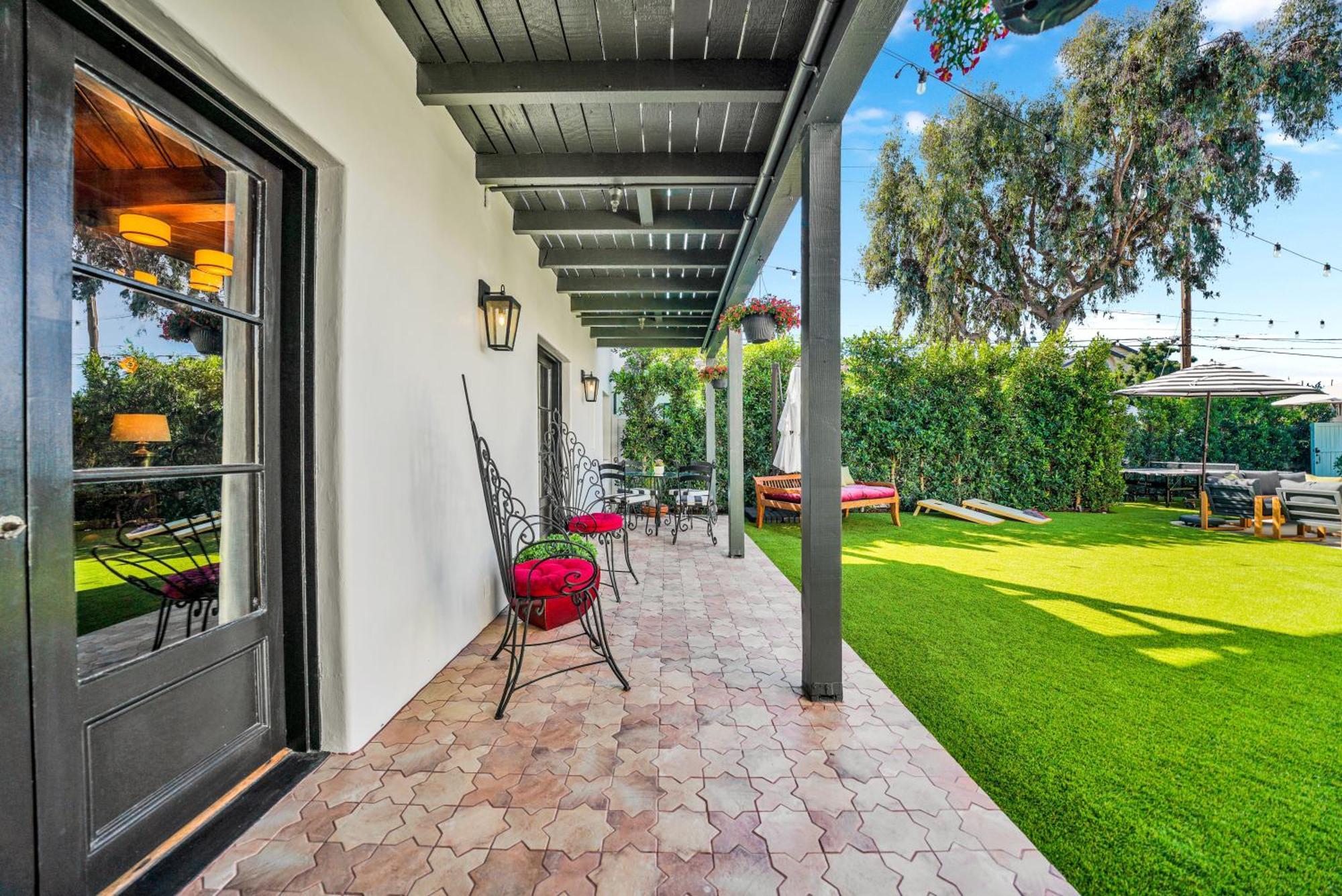 Holiday home Encanto- Luxe Spanish With 6 King Bedrooms, Courtyard And New Game Long Beach
