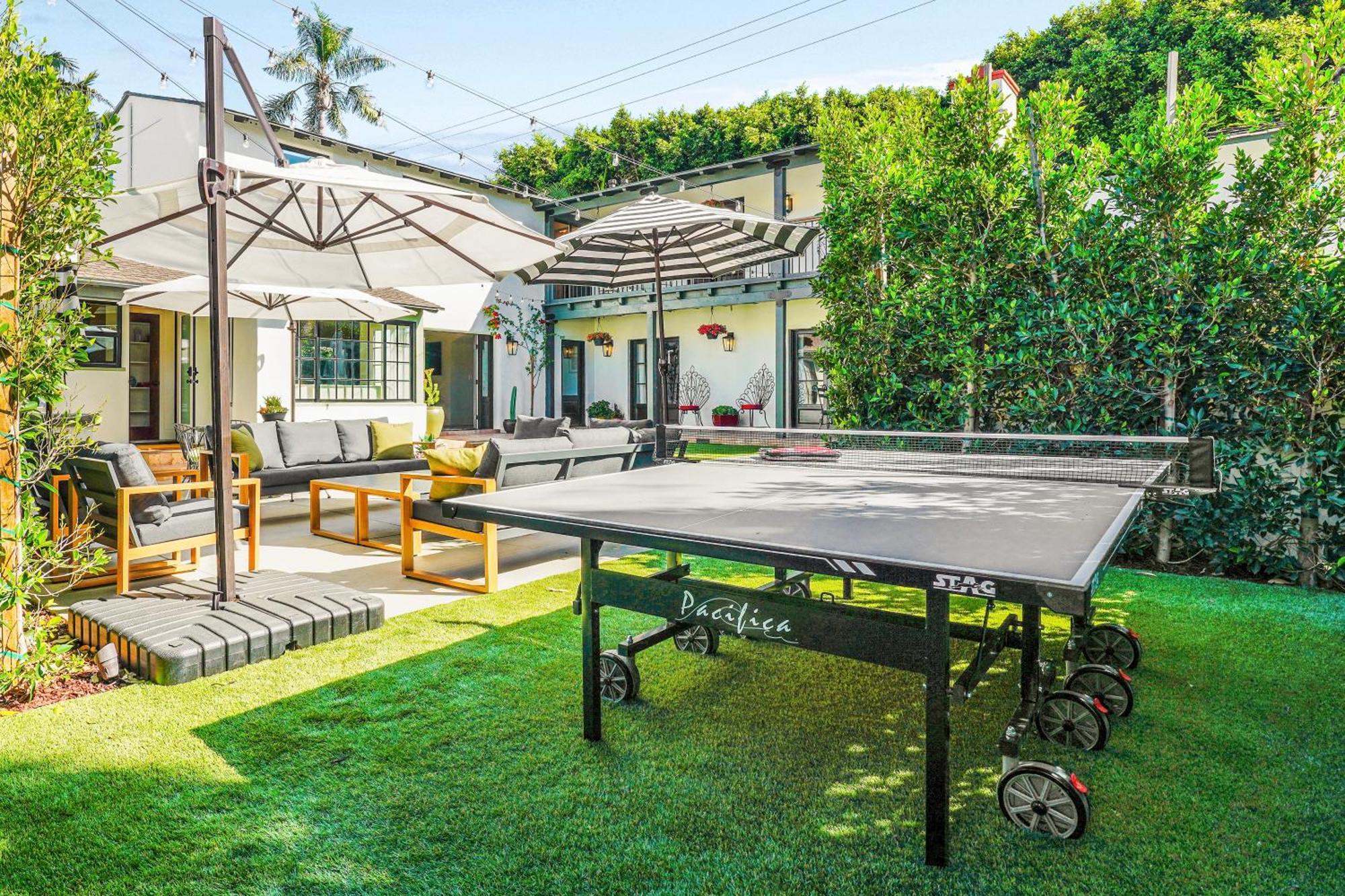 Encanto- Luxe Spanish With 6 King Bedrooms, Courtyard And New Game