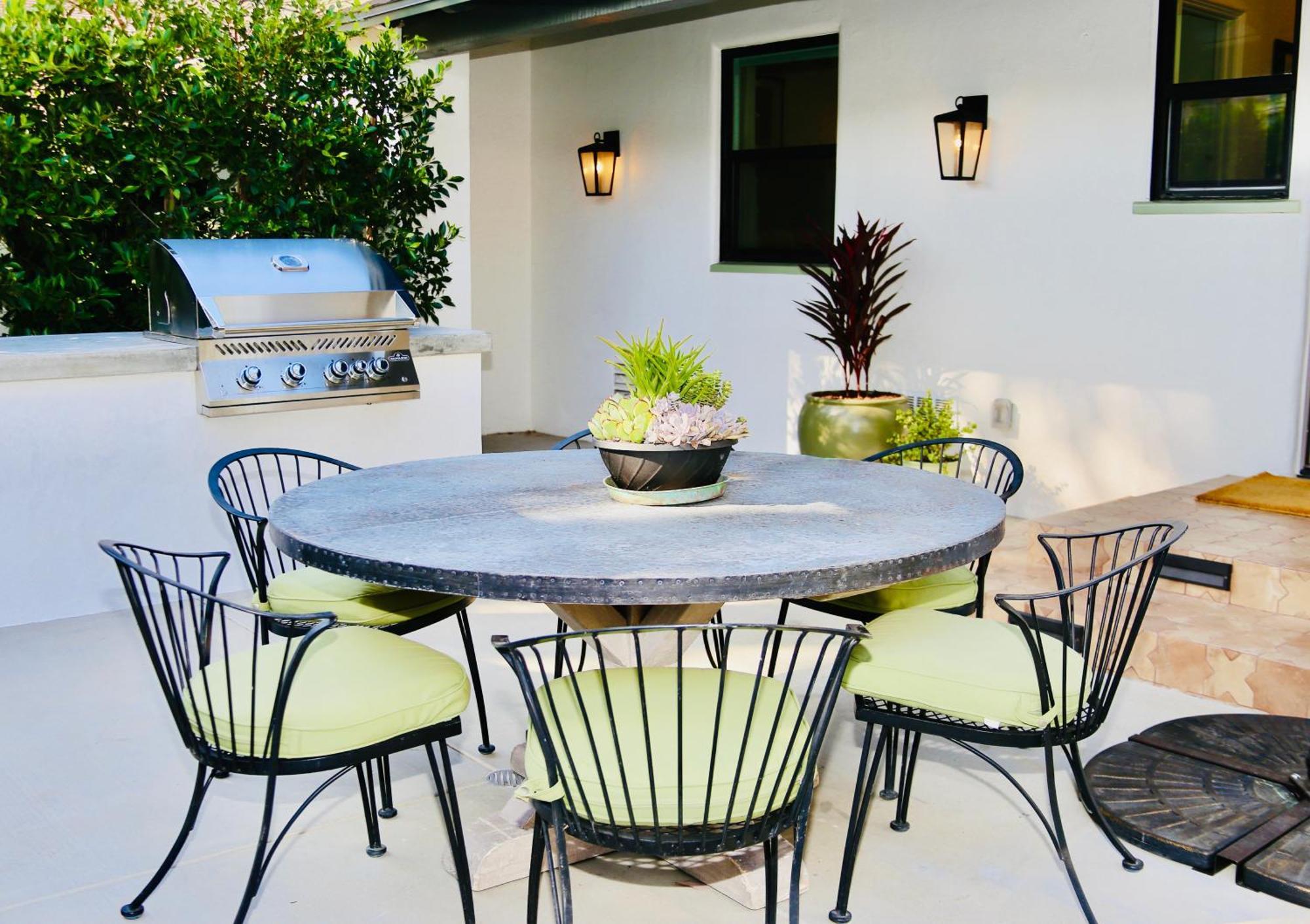 Encanto- Luxe Spanish With 6 King Bedrooms, Courtyard And New Game Holiday home Long Beach
