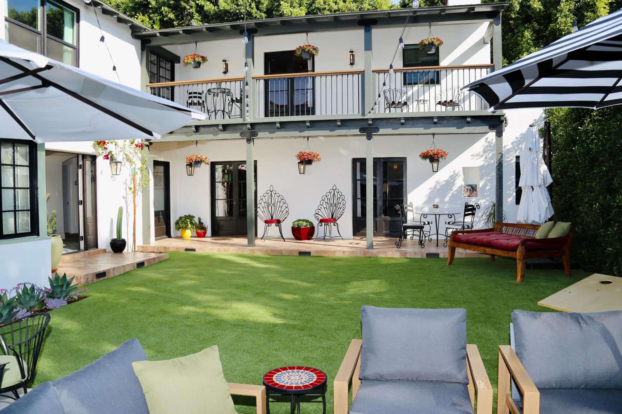 Holiday home Encanto- Luxe Spanish With 6 King Bedrooms, Courtyard And New Game Long Beach