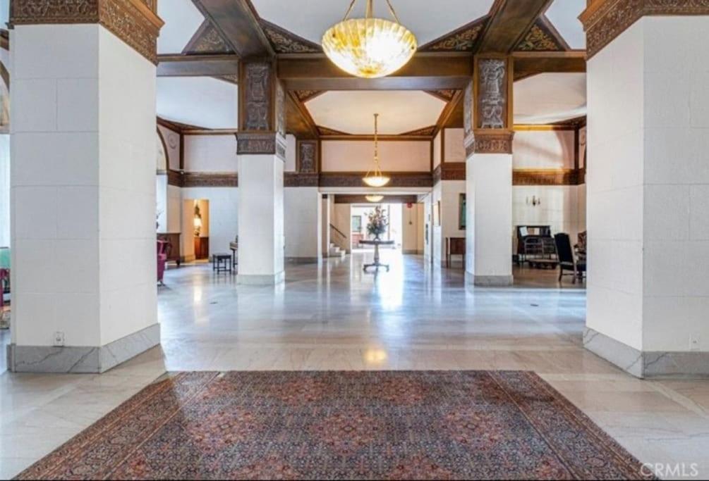 Luxe Convention Center Partial Ocean View With Free Parking Daire