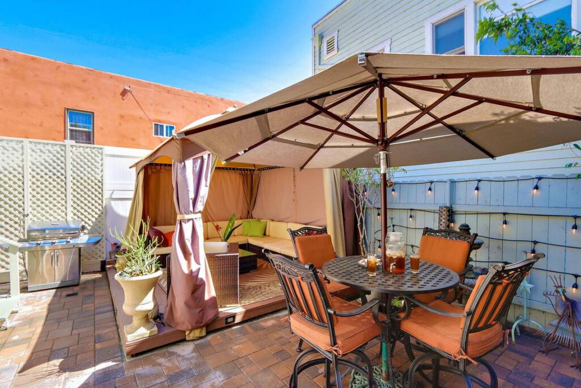 Charming Bungalow, Ac, Hottub, Close To * Long Beach