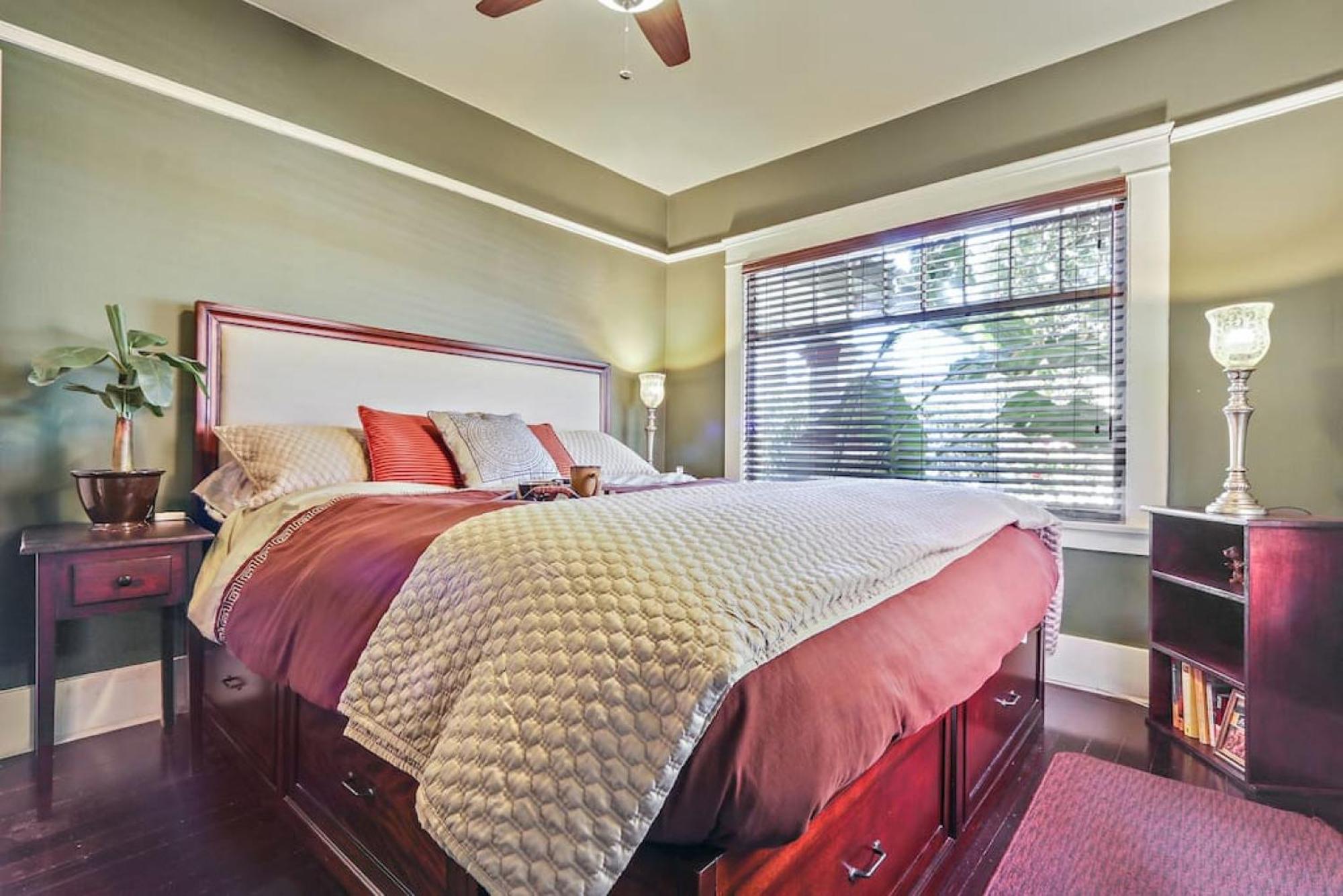 Holiday home Charming Bungalow, Ac, Hottub, Close To Long Beach