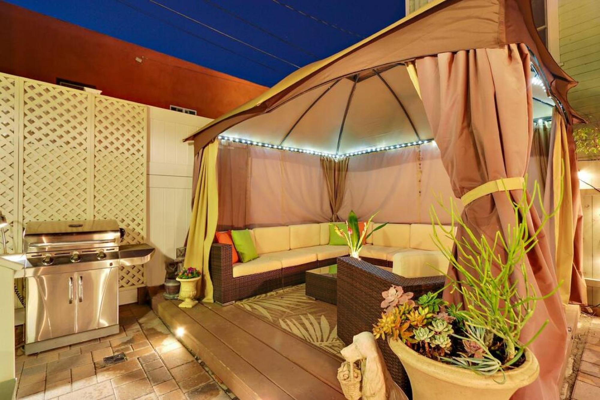 Charming Bungalow, Ac, Hottub, Close To Holiday home Long Beach