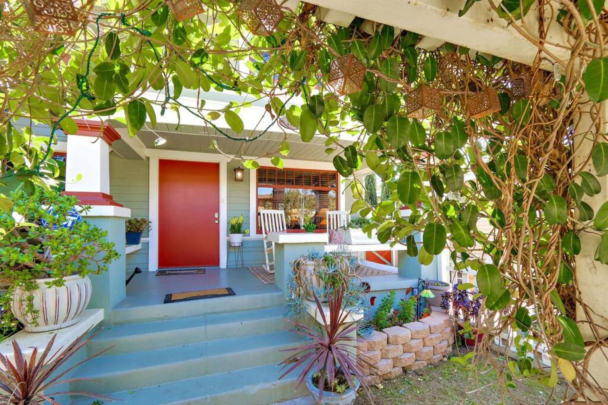 Charming Bungalow, Ac, Hottub, Close To Holiday home Long Beach