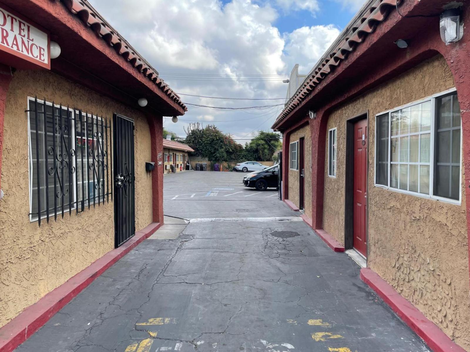 Uptown Motel *
