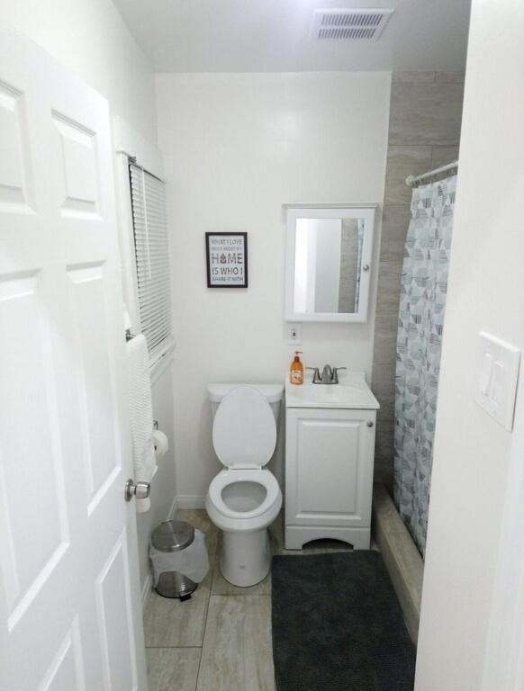 Vacation Unit Is Available For Business And Family Trip
