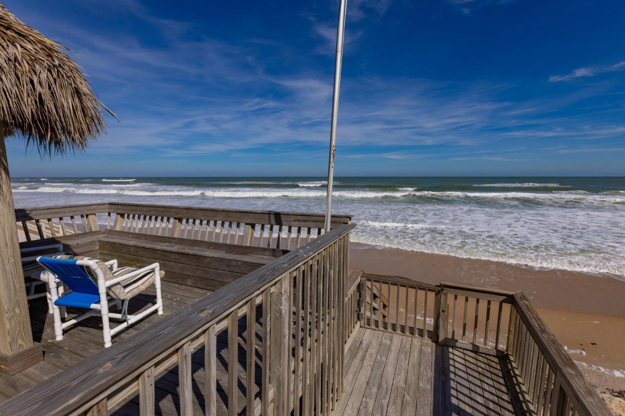 5747s - Large Oceanfront Deck &