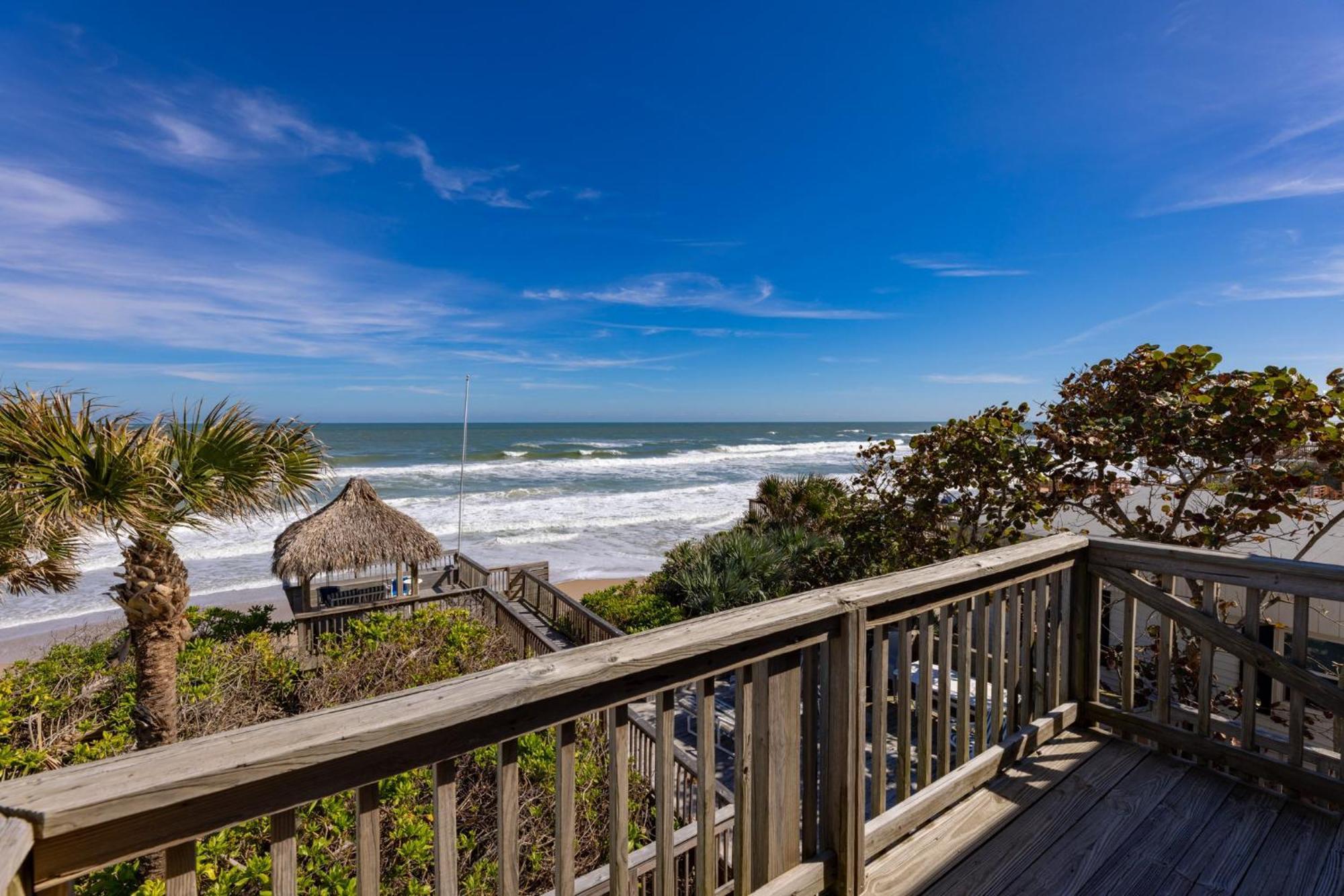 5747s - Large Oceanfront Deck & *