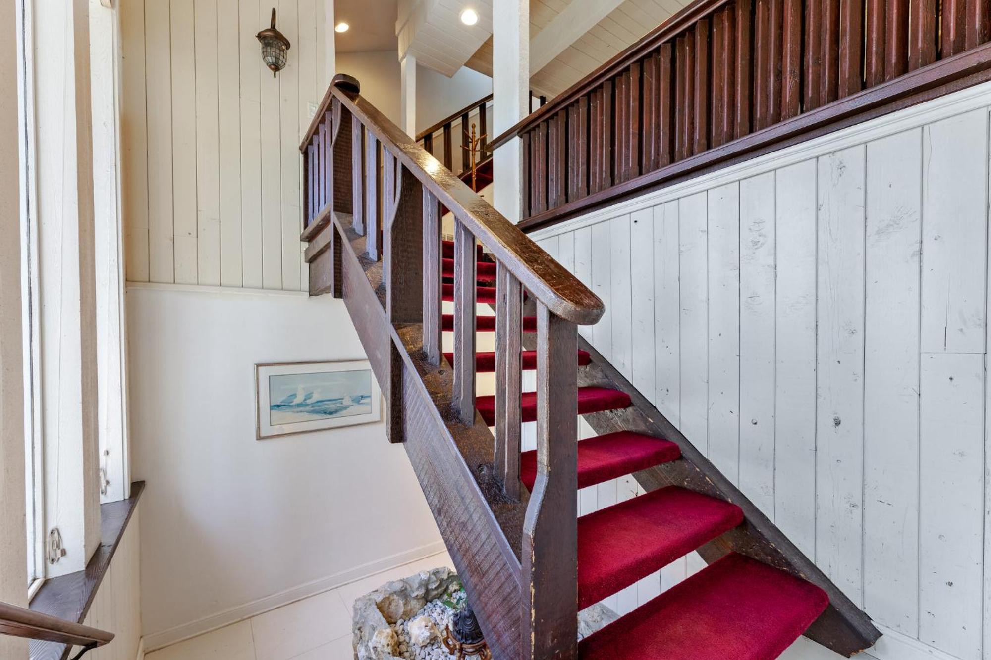 5747s - Large Oceanfront Deck & Long Beach