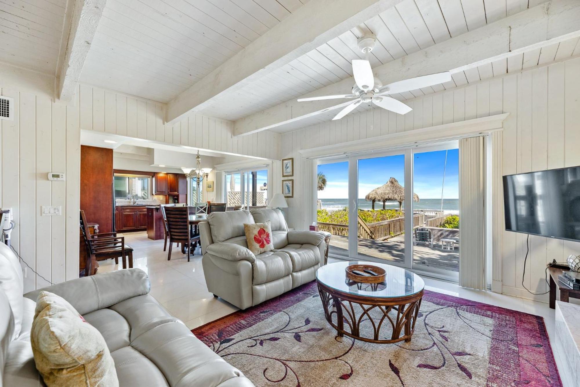 5747s - Large Oceanfront Deck & Long Beach