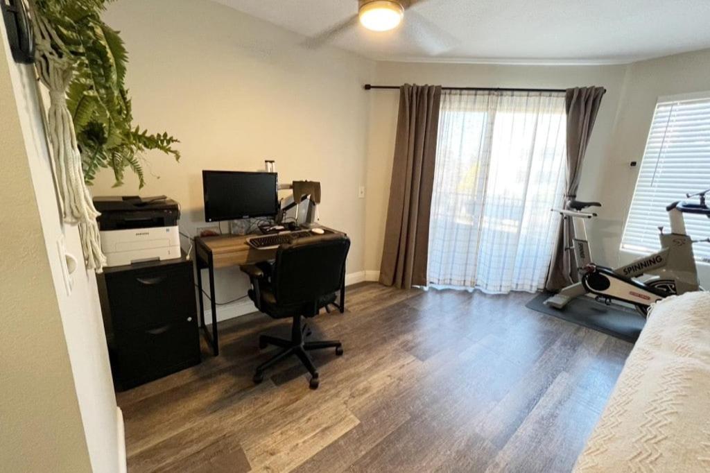 Sunny Retro Row Condo- Walk To Beach! Apartment *